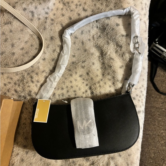 NWT Michael Kors Carmen Small Poucette shoulder Bag - Picture 14 of 14